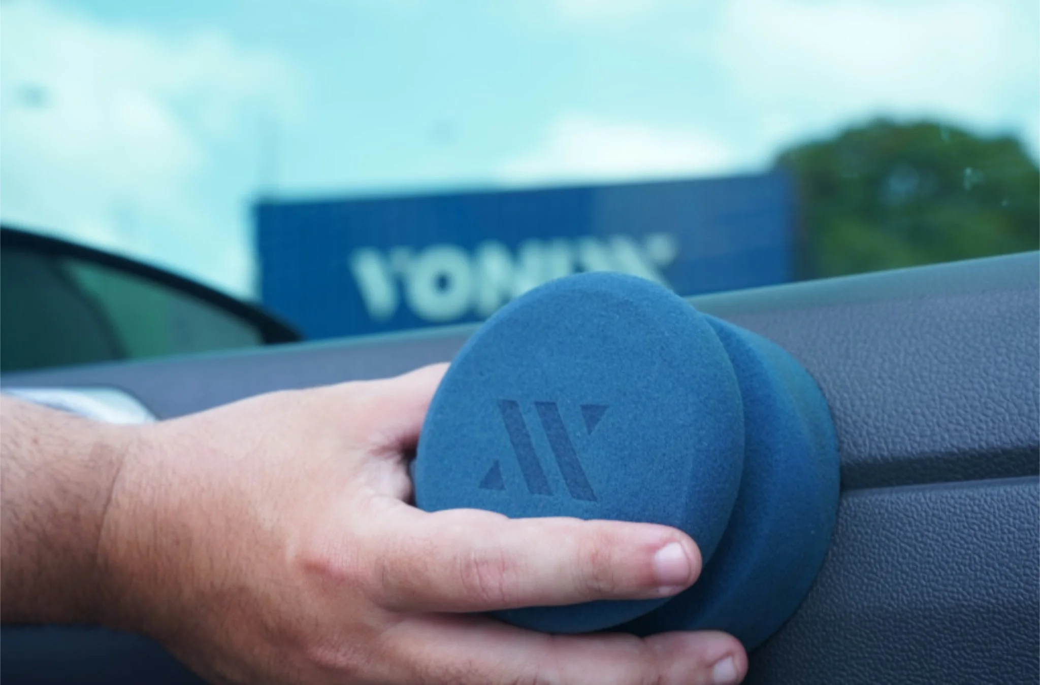 Vonixx Large Foam Applicator - Image 3